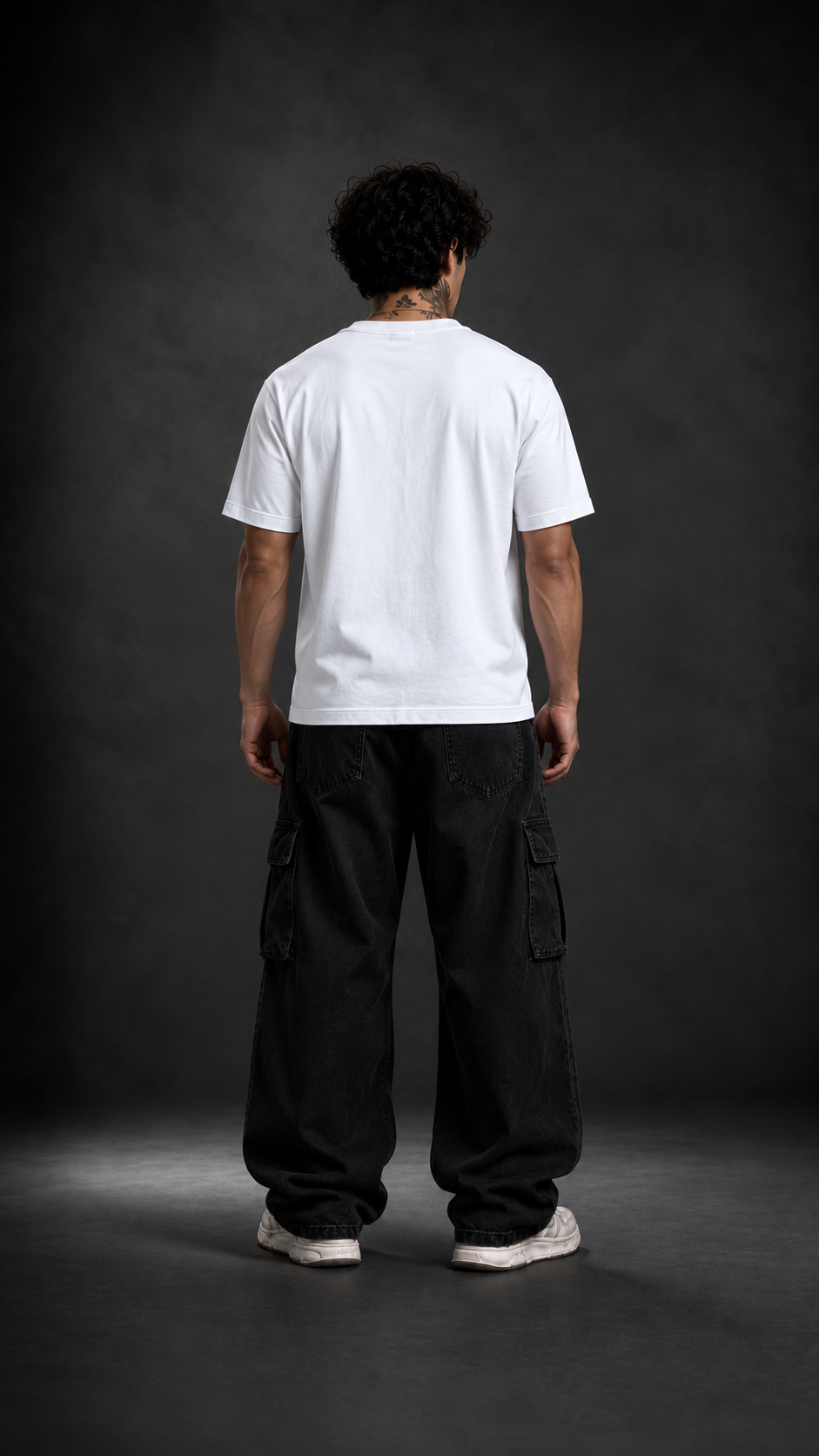 026// 'Minimal' Plain Regular (White)